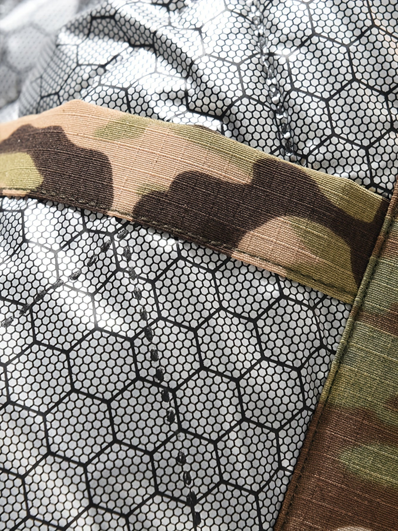 Windproof Cold-Proof Jacket with Hood - Camouflage Outdoor Coat, Loose Fit Short Length Warm Winter Jacket for, Machine Washable, Ideal for fathers/husbands (Camo Pattern, Door Pockets) - Perfect Gift for Dad or Husband)