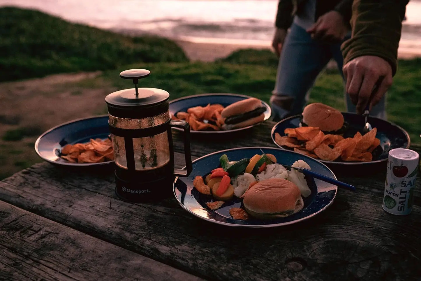 Enamel Camping Tableware Set Plates And Bowls For Four
