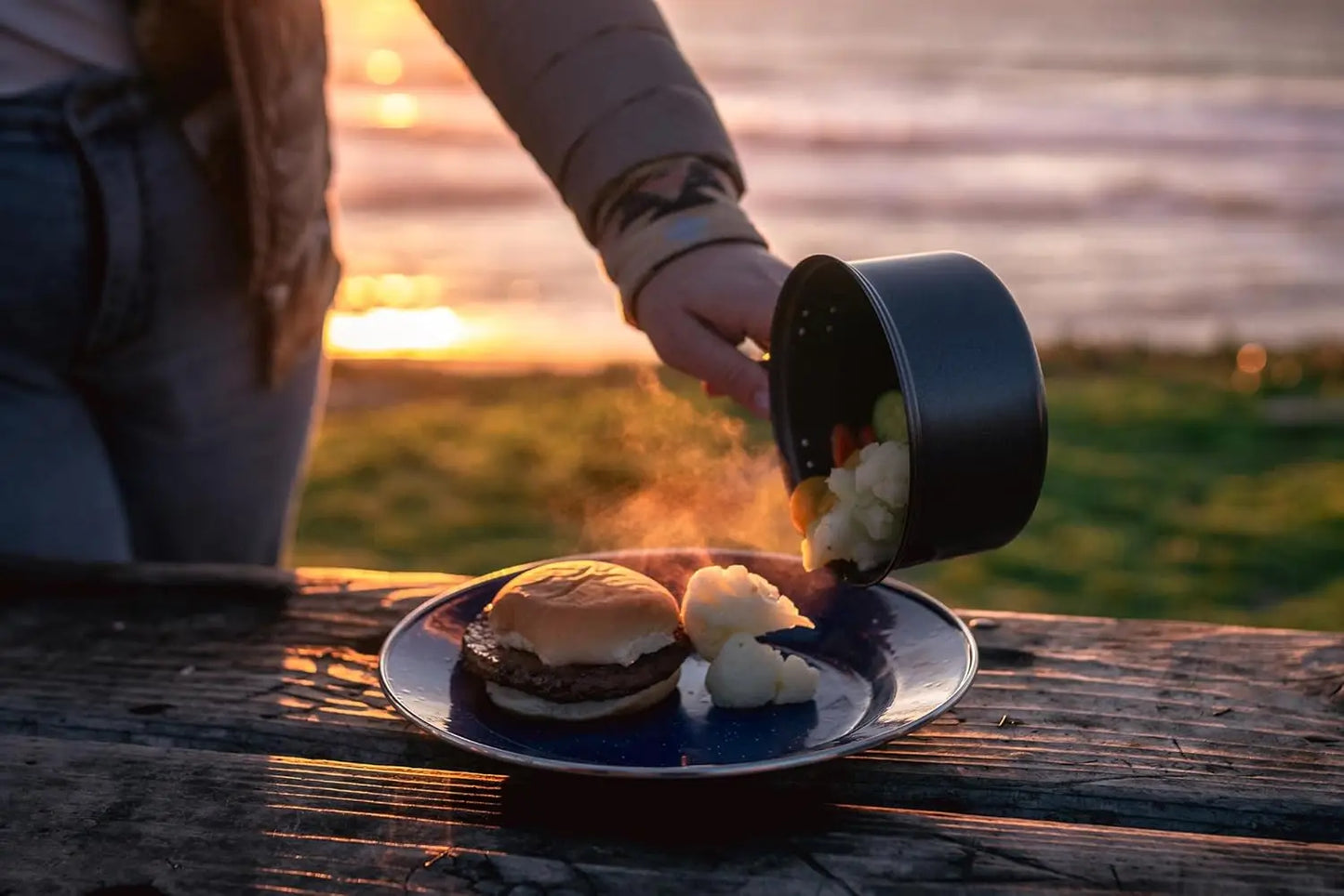Enamel Camping Tableware Set Plates And Bowls For Four