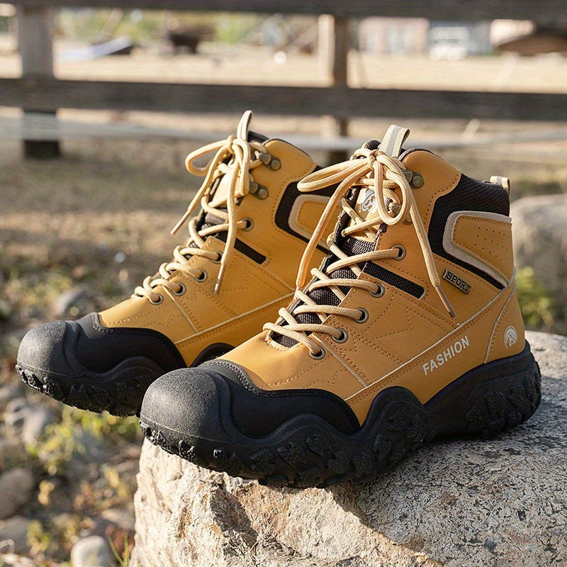 Men Mountaineering Shoes All Seasons With High Top PU Upper